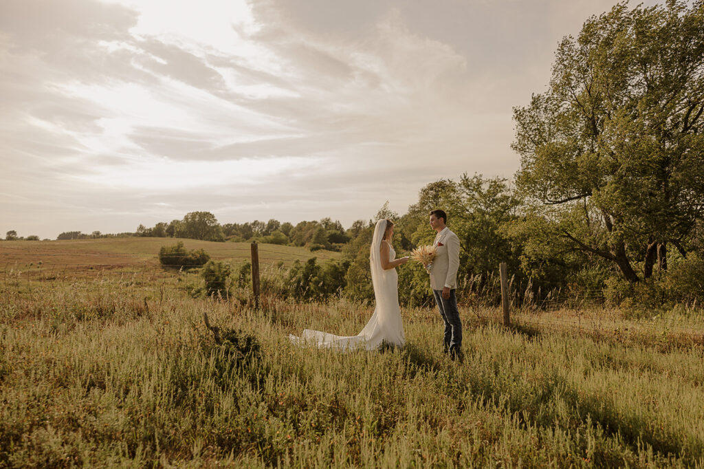 iowa wedding photographer golden hour outdoor field portraits