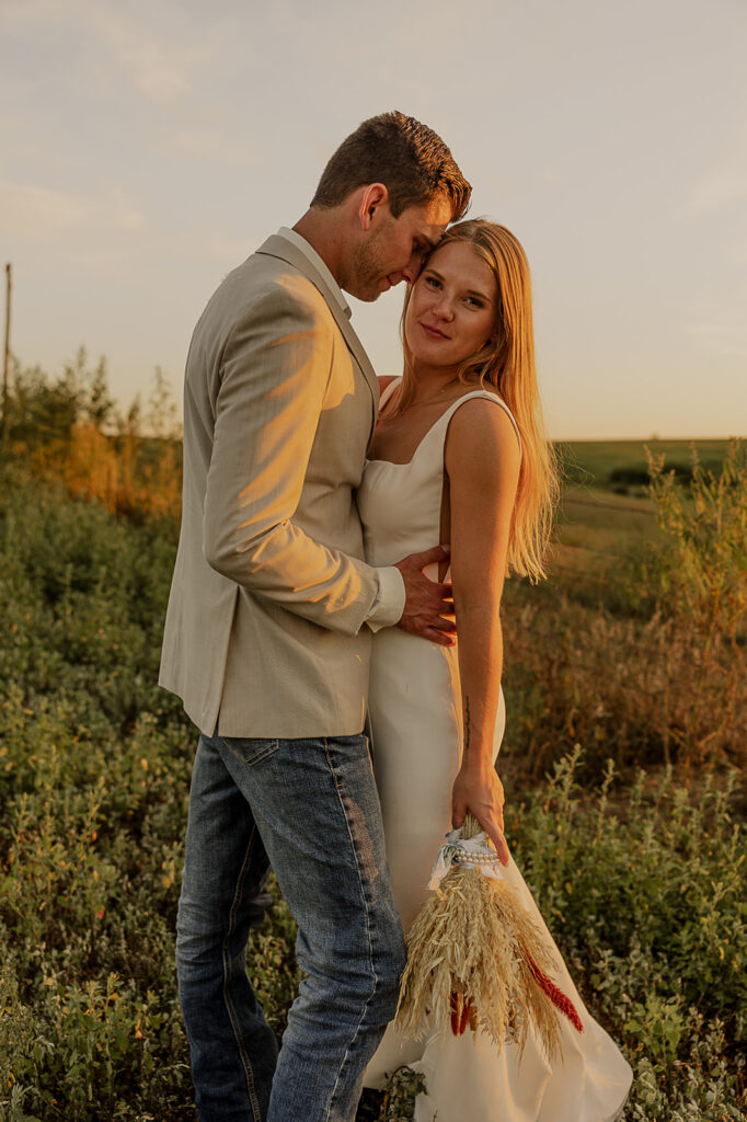 bride and groom photos outdoor portraits