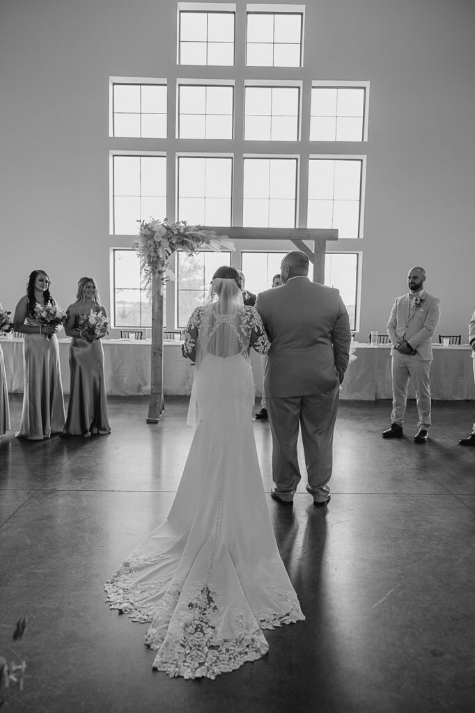 intimate wedding ceremony in iowa