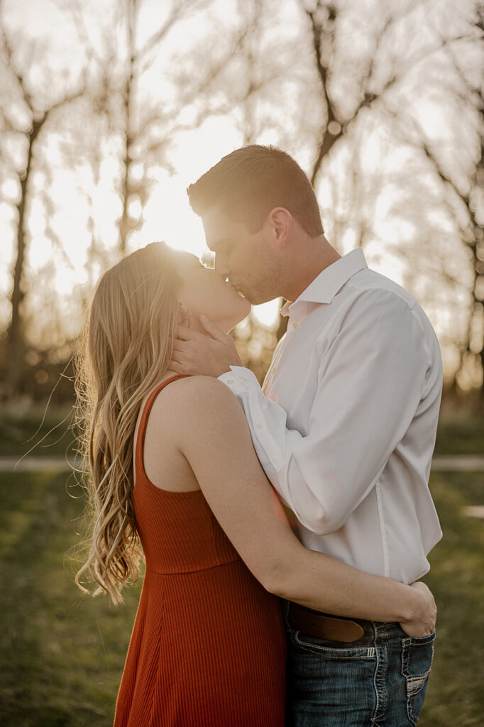 Fun Engagement Photo Poses and Prompts