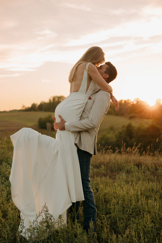 Setting Aside Time for Golden Hour Wedding Photos