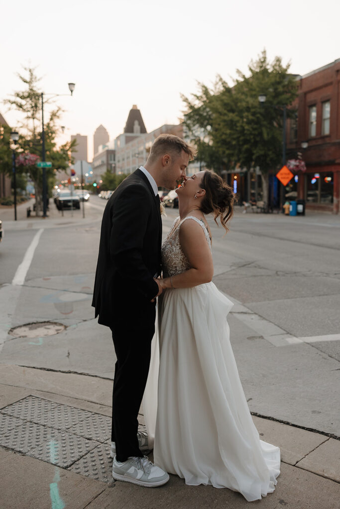 downtown des moines portraits with bride and groom