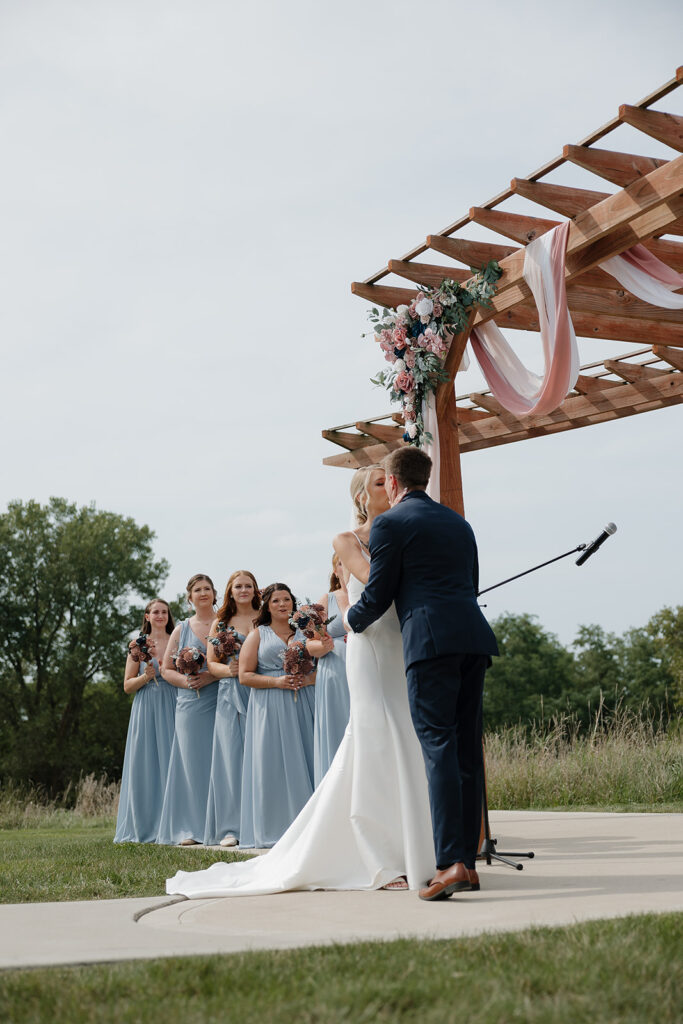 des moines outdoor ceremony in iowa