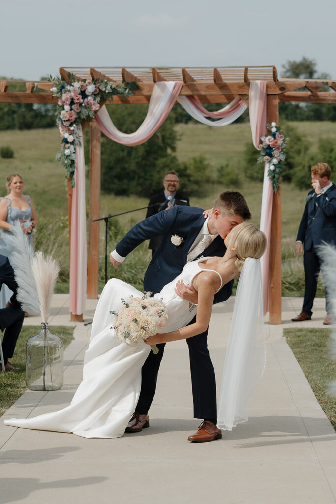 des moines outdoor ceremony in iowa