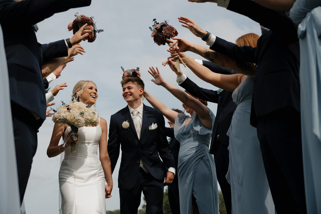 unique wedding poses with bridal party candid photos