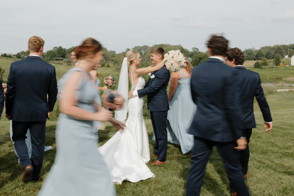 unique wedding poses with bridal party candid photos