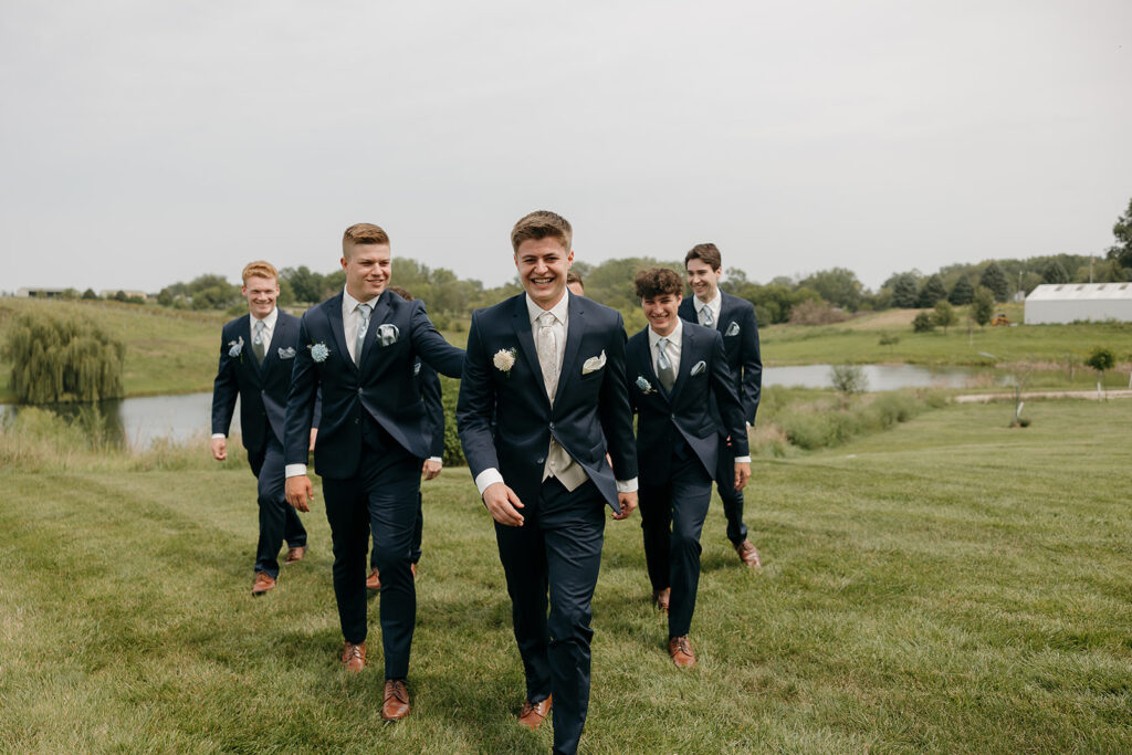 groomsmen photos candid outdoor