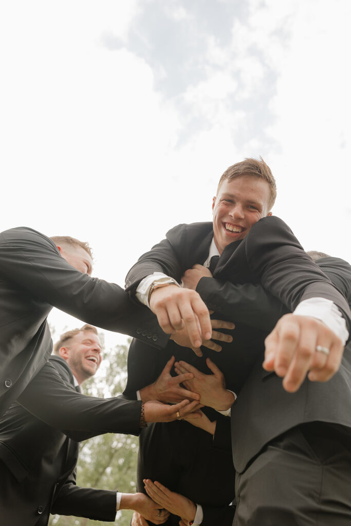 bridal party photos all black theme