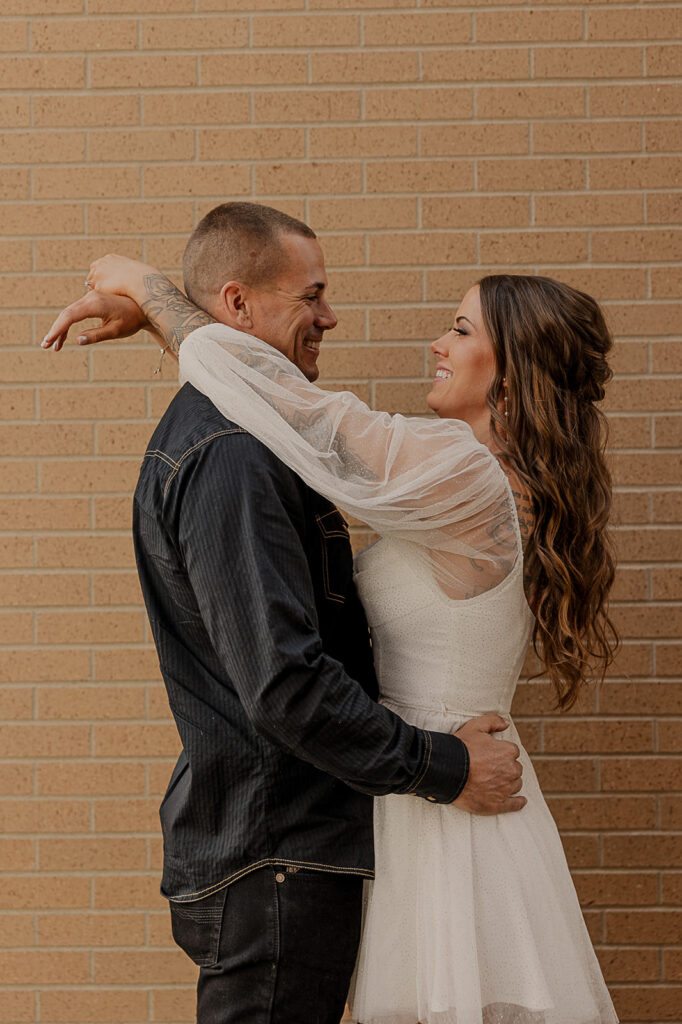 romantic couples photoshoot poses downtown