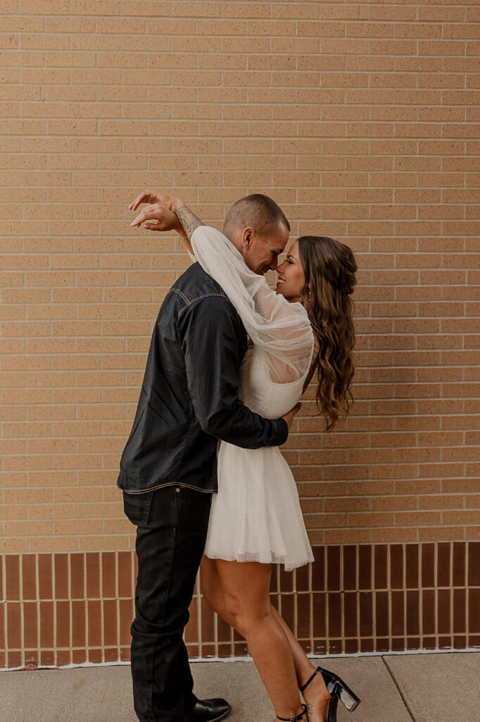 romantic couples photoshoot poses downtown