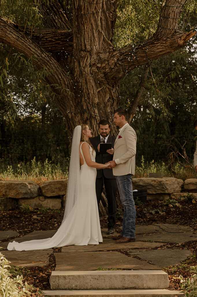 des moines iowa wedding ceremony at koru berry farm