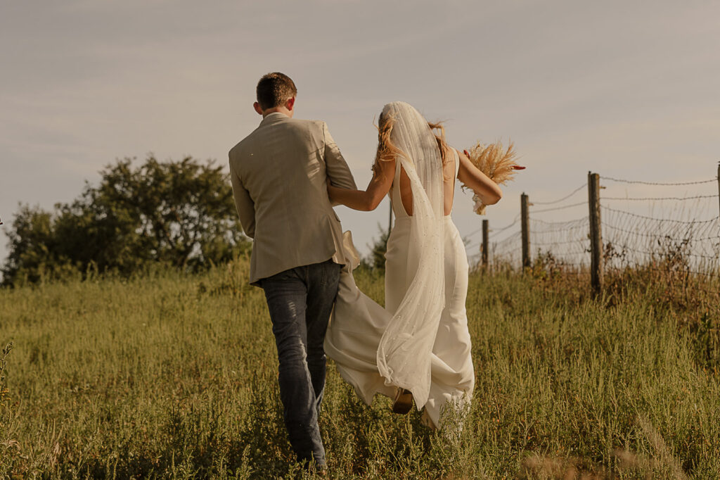 sunset wedding photos with bride and groom