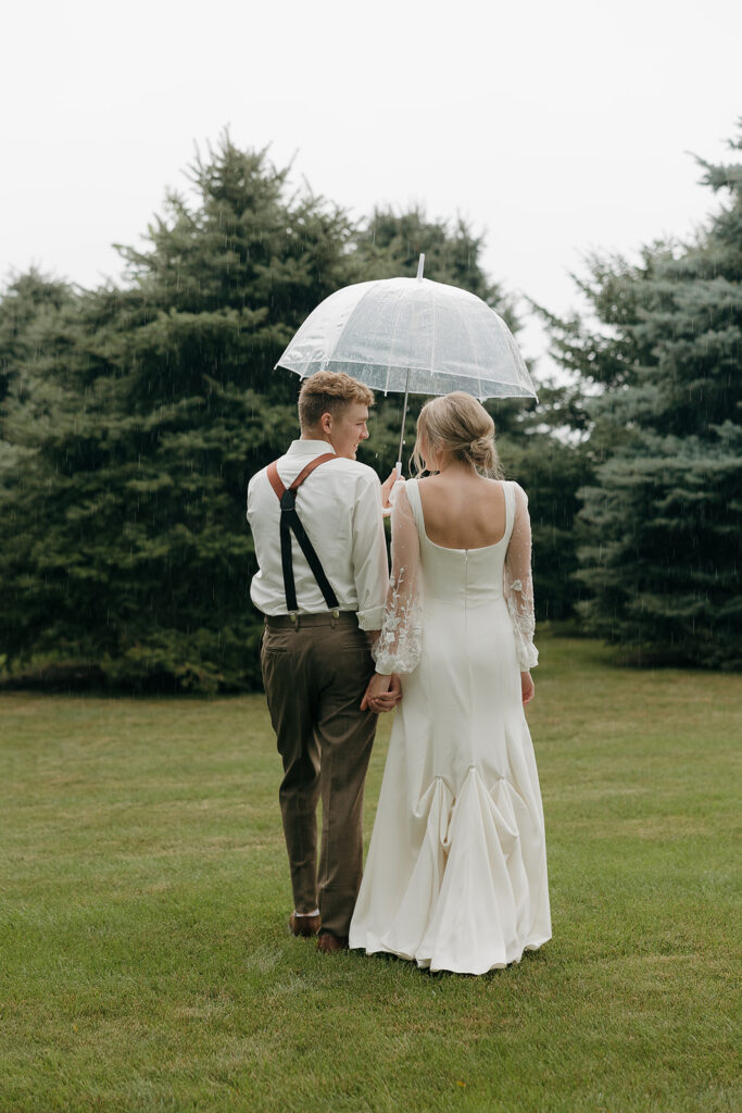 documentary style wedding photography with romantic moments