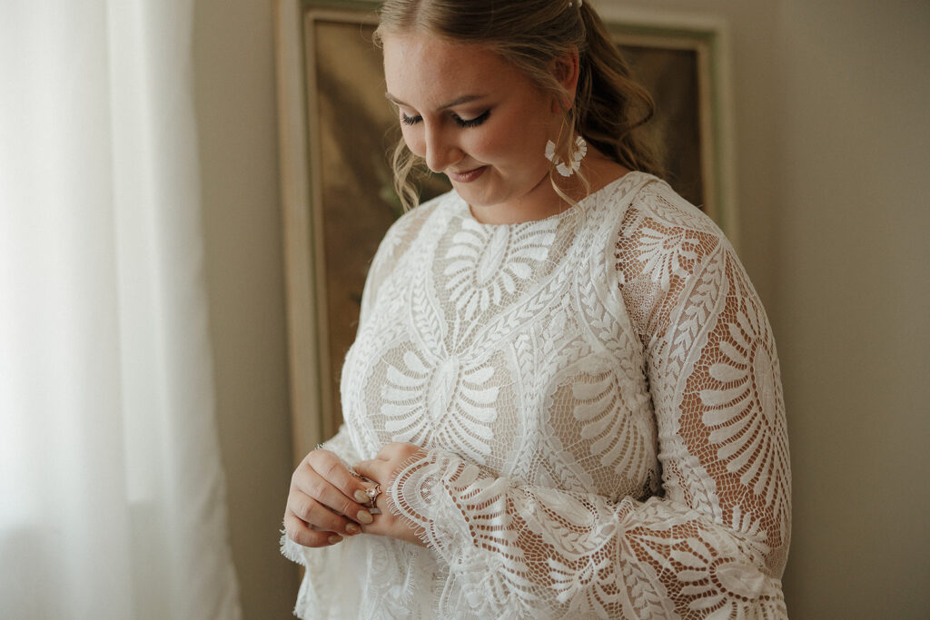 boho bride getting ready wedding photos