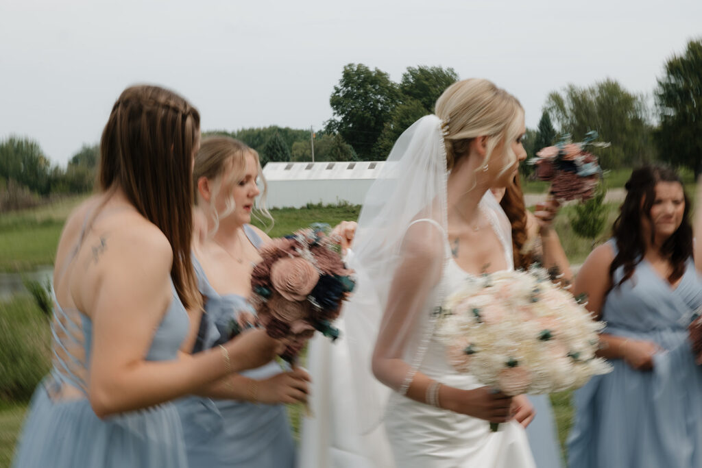 documentary style wedding photos in des moines