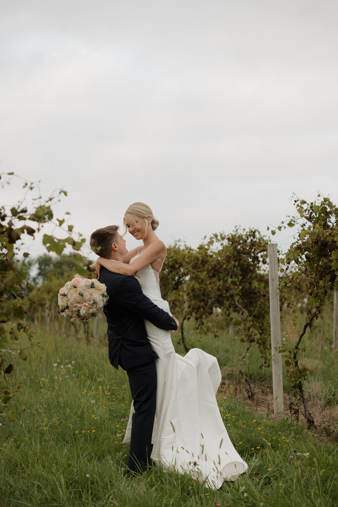 vineyard wedding venue in des moines couple photos