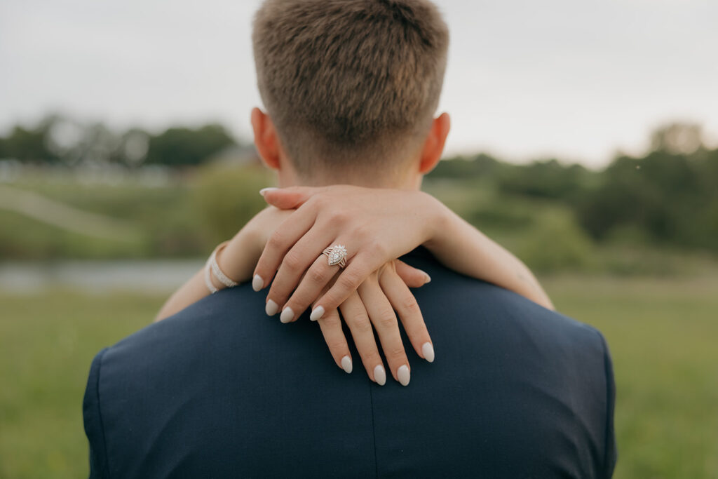 outdoor wedding photos des moines wedding photographer