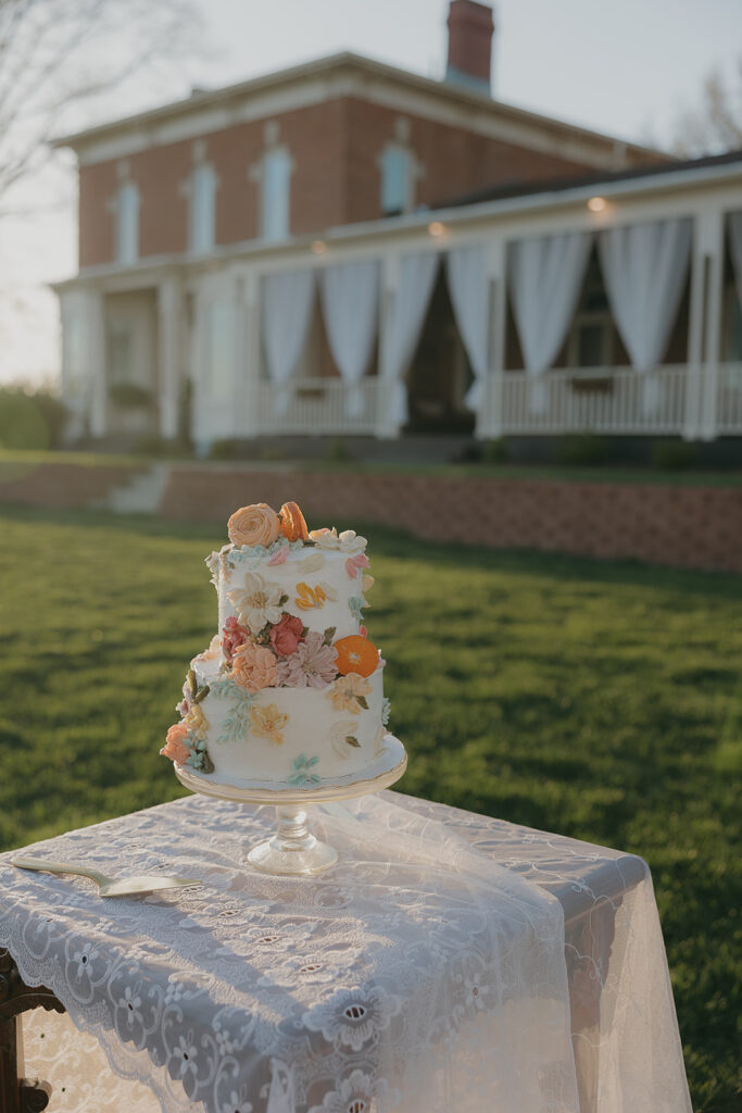 dreamy candid bride and groom wedding photos