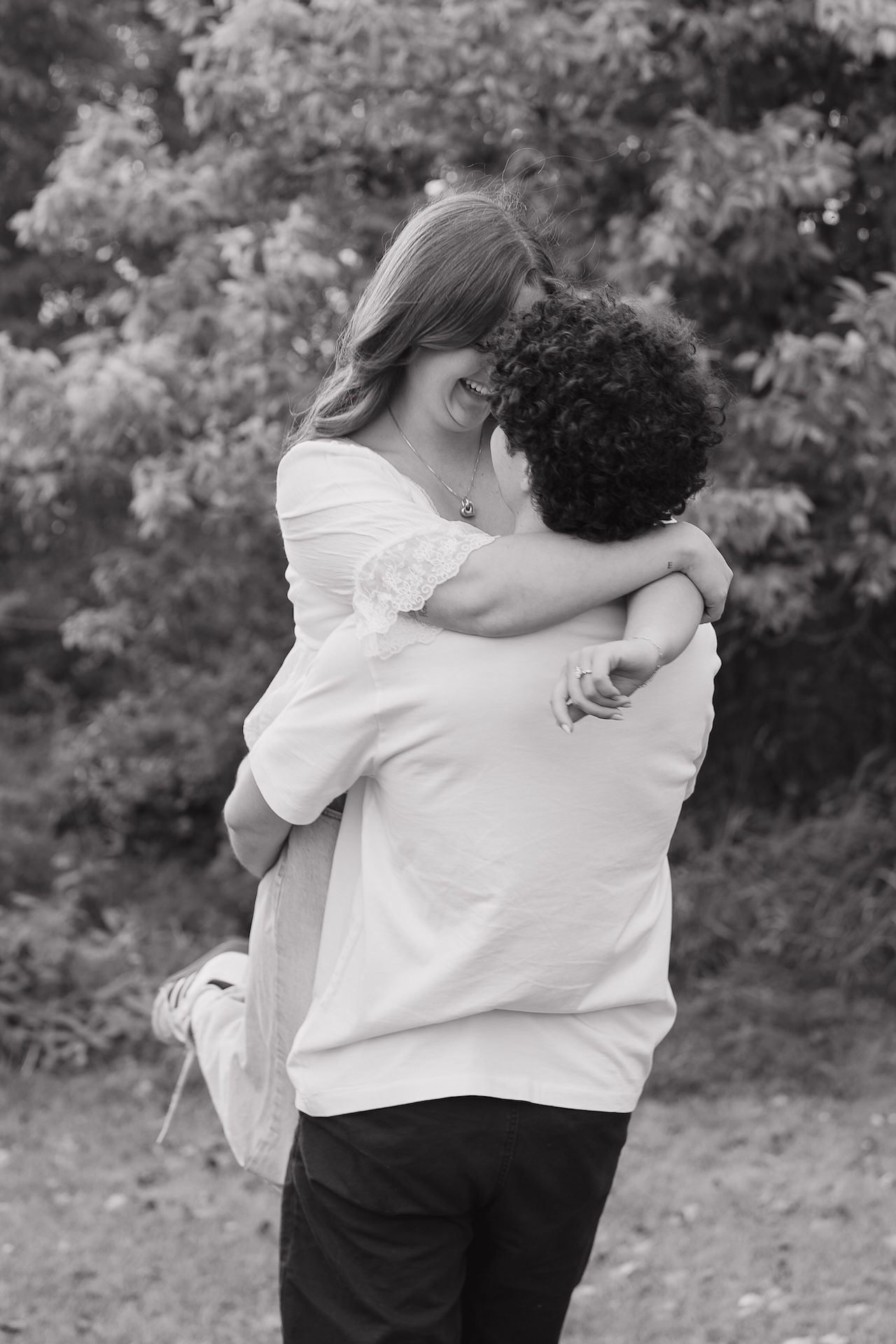 Engagement Photo Locations: How to Choose the Best Spots for Your Session