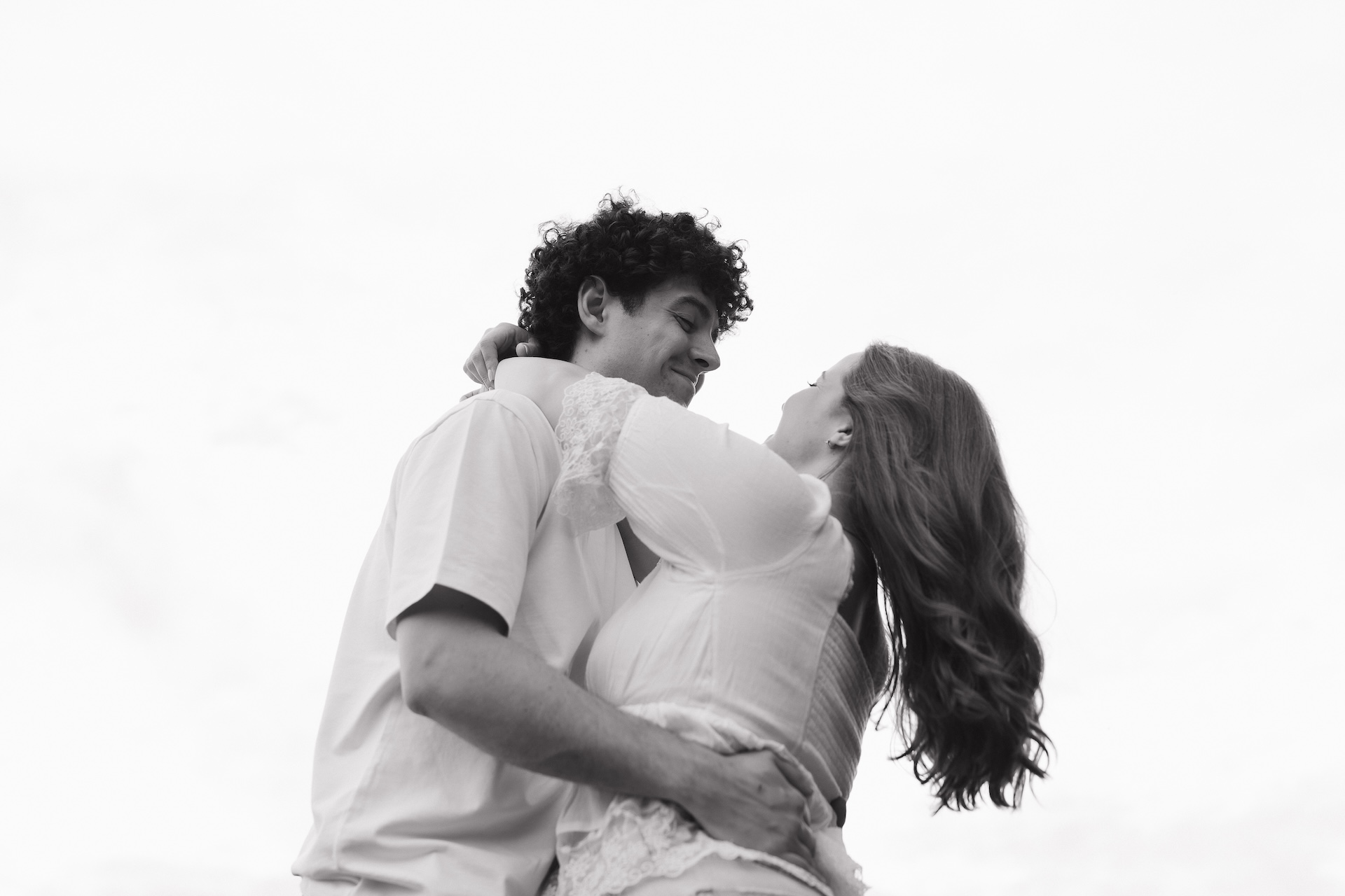 Engagement Photo Locations: How to Choose the Best Spots for Your Session