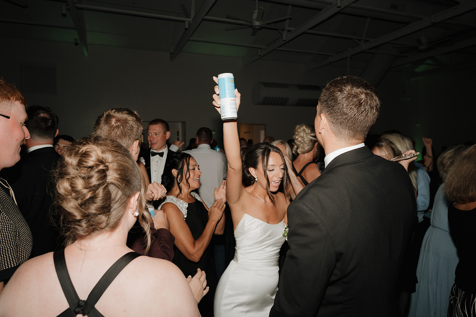 Des Moines Wedding Venue Spotlight: A Timeless Wedding at Willow on Grand