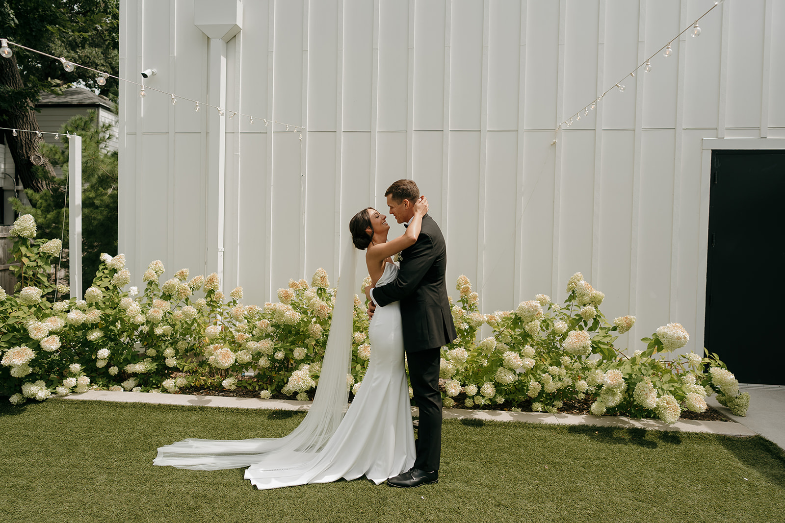 Des Moines Wedding Venue Spotlight: A Timeless Wedding at Willow on Grand