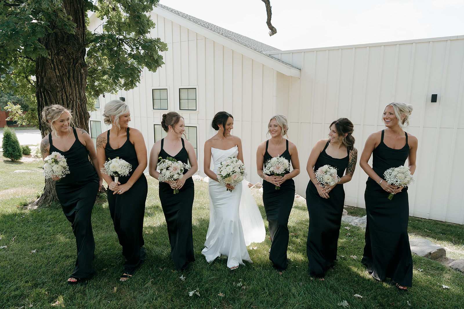 How to Choose Wedding Colors for a Summer Wedding That You'll Still Love in 20 Years
