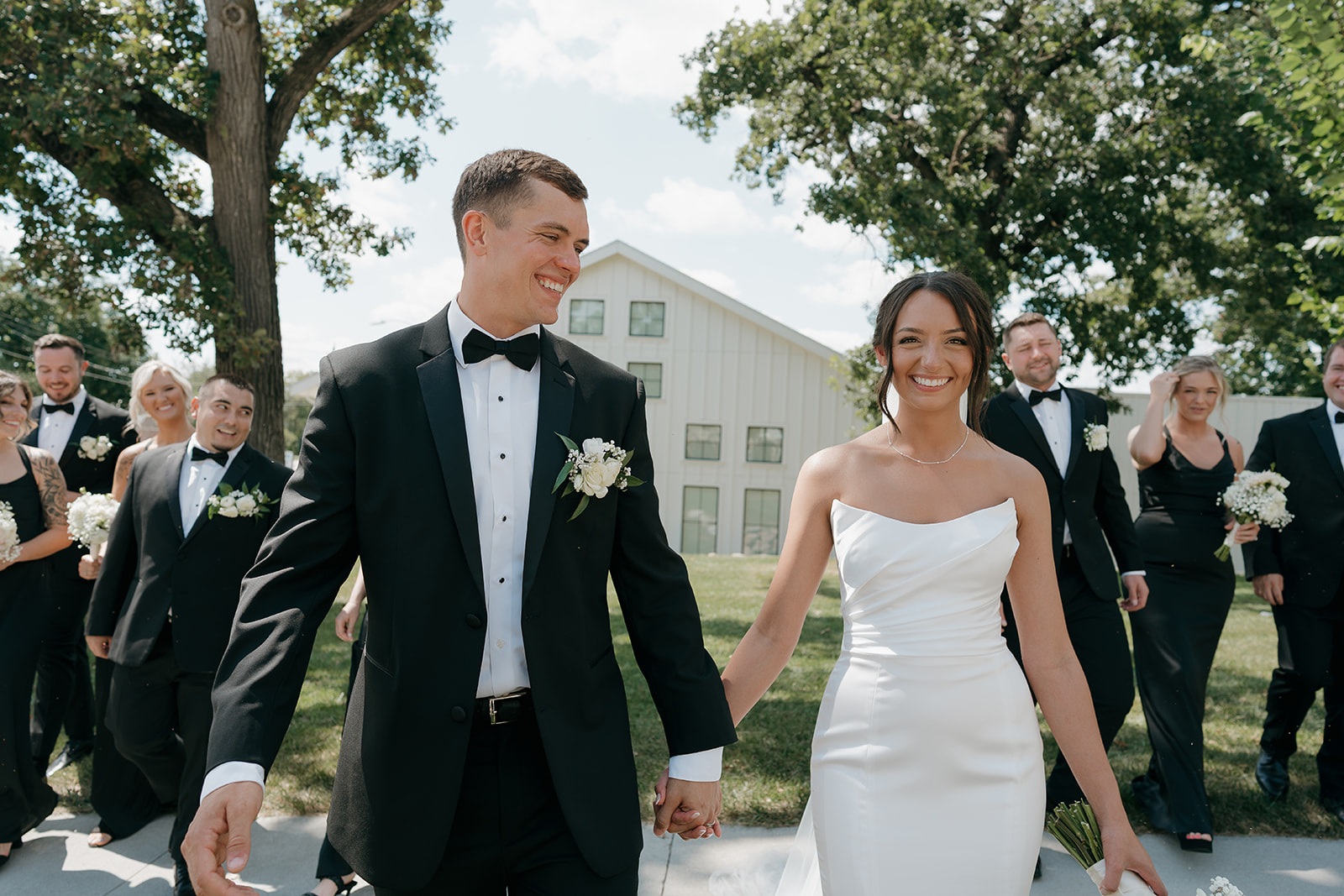 How to Choose Wedding Colors for a Summer Wedding That You'll Still Love Forever