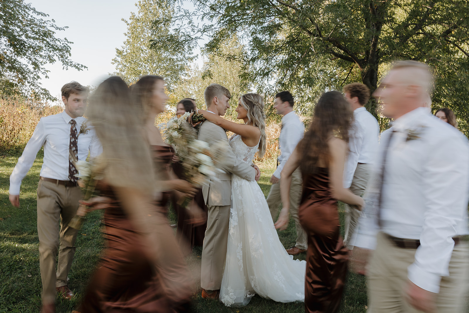 How to Choose Wedding Colors for a Summer Wedding That You'll Still Love Forever