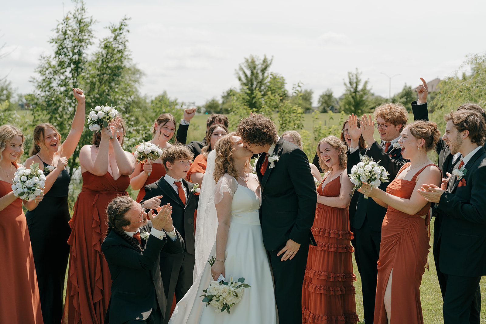 How to Choose Wedding Colors for a Summer Wedding That You'll Still Love Forever