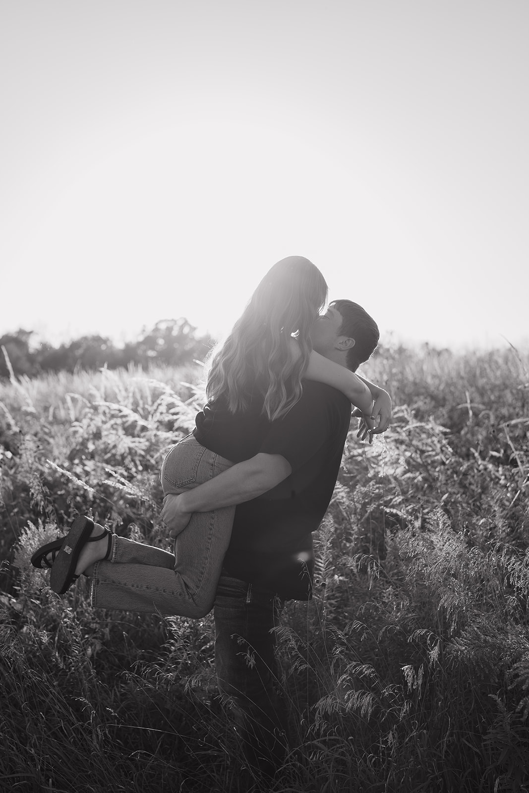 Couples Photoshoot Ideas That Feel More Like a Date Than a Shoot