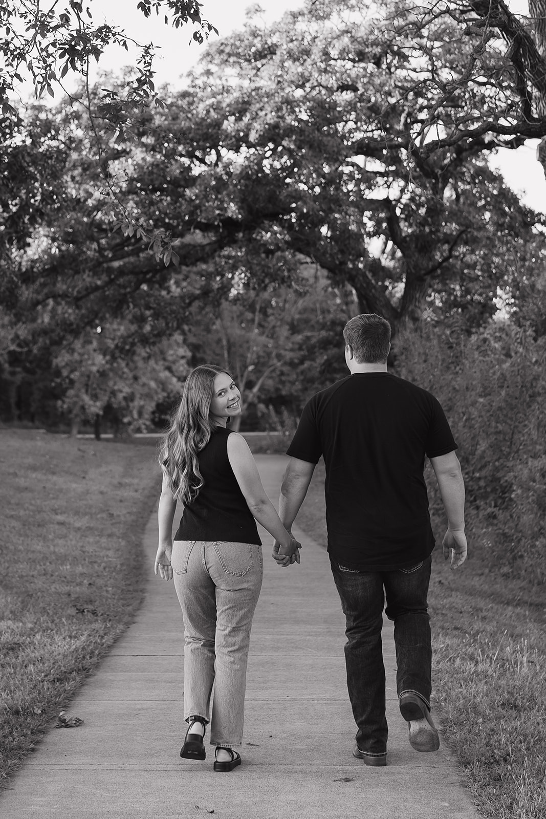 Couples Photoshoot Ideas That Feel More Like a Date Than a Shoot